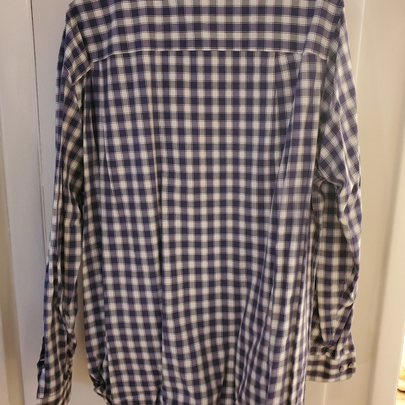 BIG & TALL Men's Dress Shirt - Picture 3 of 3